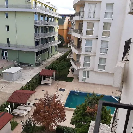 Azuro Sunny Apartment