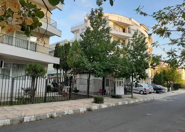 Azuro Sunny Apartment
