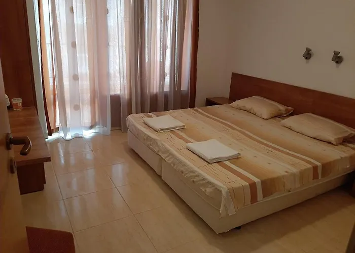 Azuro Sunny Apartment 3*
