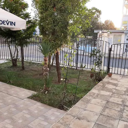 Azuro Sunny סאני ביץ'