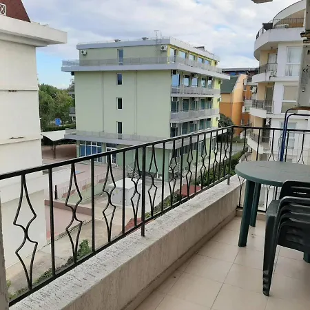 Azuro Sunny 3* סאני ביץ'