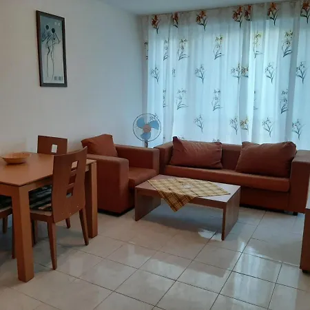 Azuro Sunny Apartamento 3*