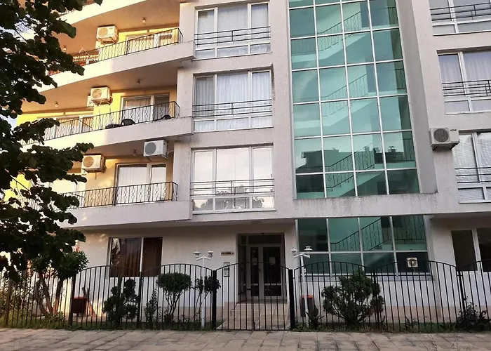 Apartament Azuro Sunny 3*